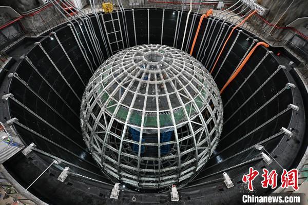 江門中微子實驗順利完成核心探測設(shè)備不銹鋼主結(jié)構(gòu)安裝