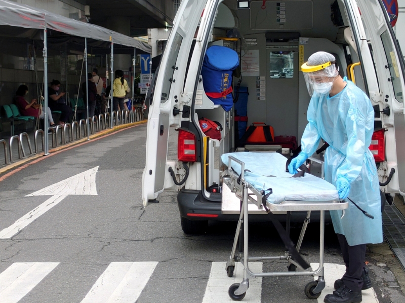 火化之亂引起殯葬業(yè)者、醫(yī)院跟喪家的混亂，衛(wèi)福部長陳時中曾允諾訂出殯葬指引。（示意圖 資料照片）圖片來源：臺灣“中時新聞網(wǎng)”.jpg