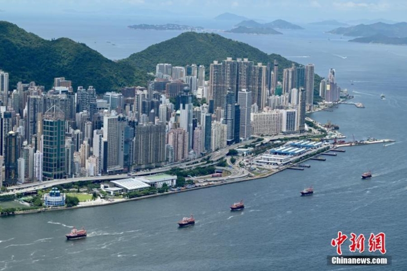 香港漁船維港巡游慶回歸。<a target='_blank' href='/'>中新社</a>記者 李志華 攝