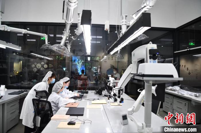 點(diǎn)擊進(jìn)入下一頁