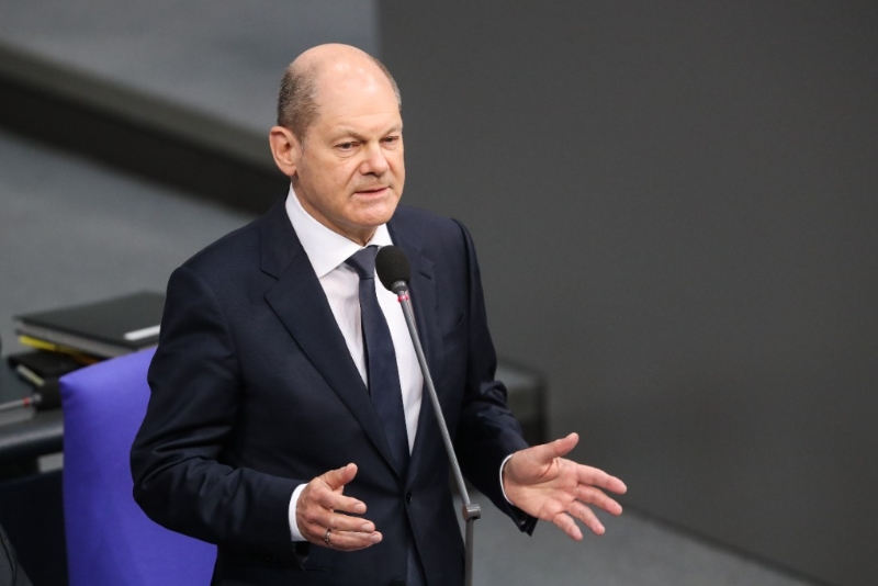 當(dāng)?shù)貢r(shí)間4月6日，德國總理朔爾茨在位于柏林的德國聯(lián)邦議會(huì)接受問詢。（圖源：新華社）