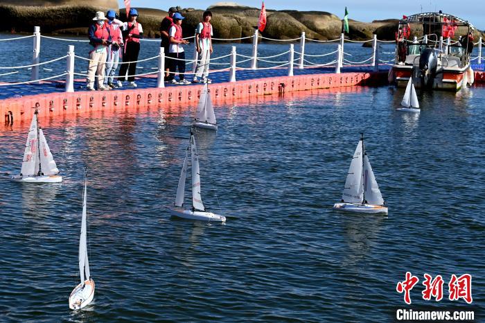 科技遙控帆船課程，兩岸青少年開心體驗?！埥鸫?攝