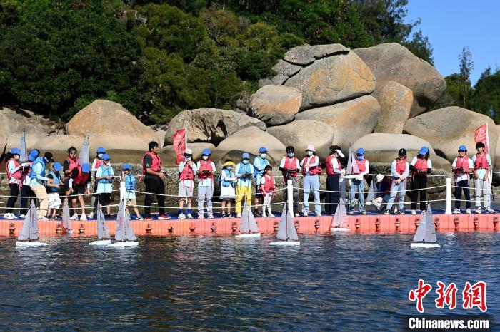 科技遙控帆船課程，兩岸青少年開心體驗?！埥鸫?攝