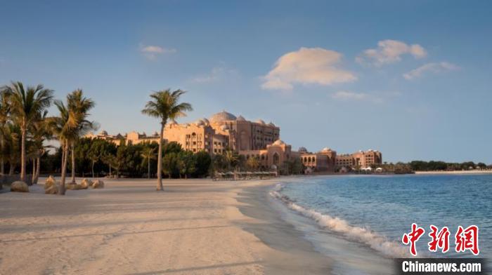 圖為阿聯(lián)酋皇宮酒店?！“⒙?lián)酋駐華大使館供圖