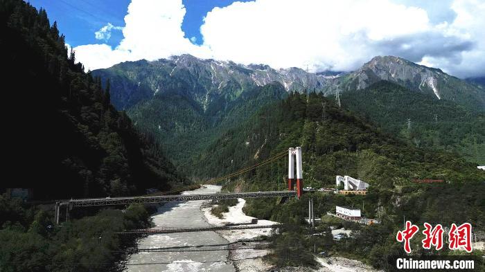 高原官兵的忠誠守護(hù)，見證天塹“三橋”的巨變