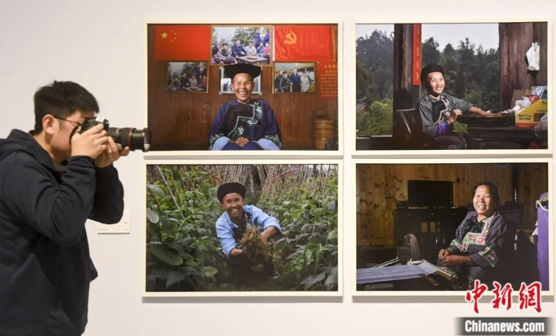 全國職工攝影展上，一線勞動者風采卓然。<a target='_blank' href='/'>中新社</a>記者 楊華峰 攝