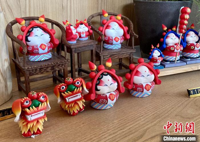 圖為漫心酒店前門大街店展示的兔兒爺?！⌒戽?攝