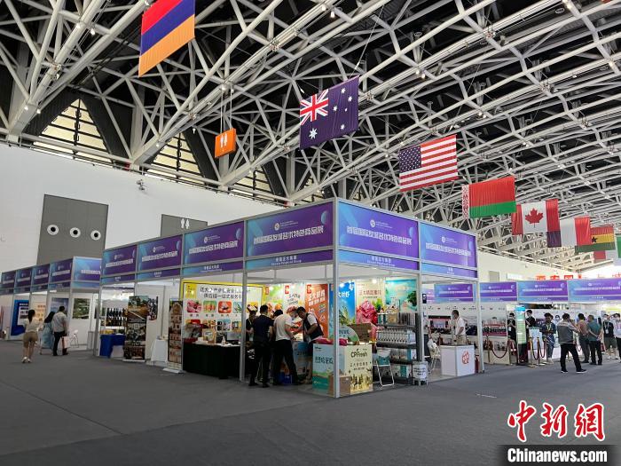 “甜蜜產業(yè)”架起“交流橋”絲博會促多國經貿、文化互通