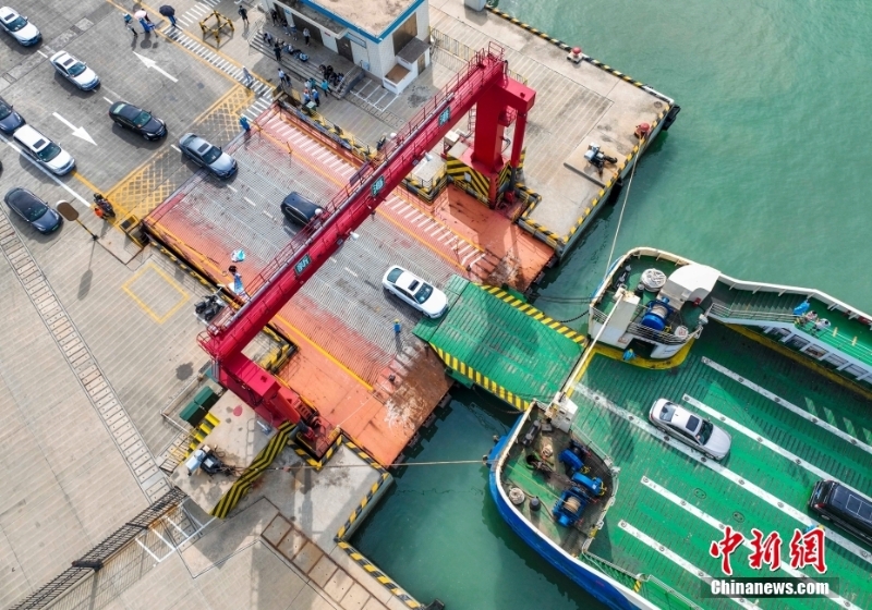 海南?？冢菏着】倒芾眢A站滯留旅客登船返程