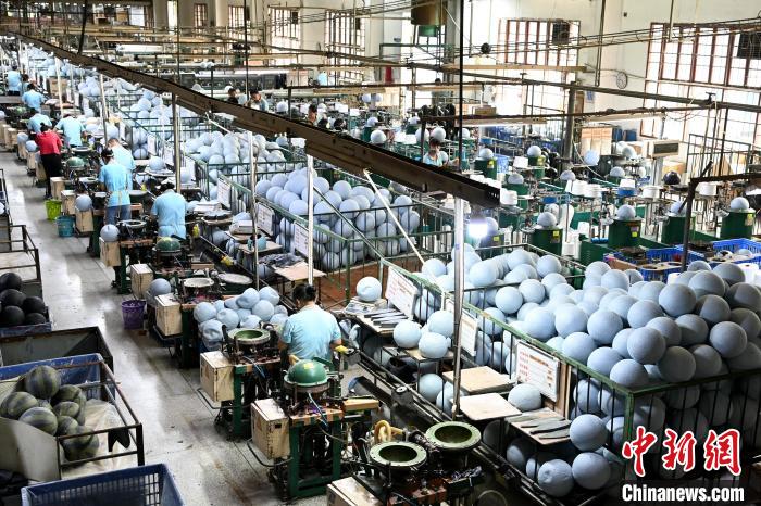 籃球生產車間?！埥鸫?攝