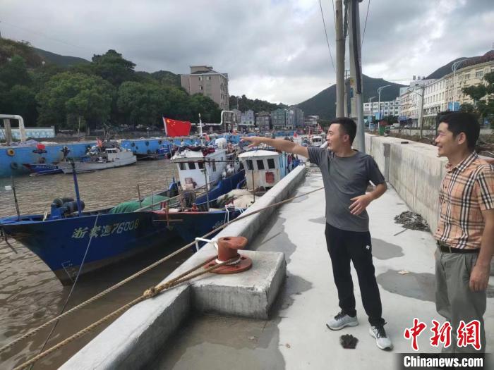 寧波象山，漁船靠港避風(fēng)?！【粝值?供圖