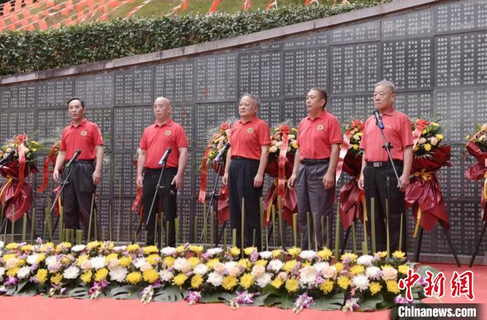 紀(jì)念活動(dòng)現(xiàn)場(chǎng)。　鐘欣 攝