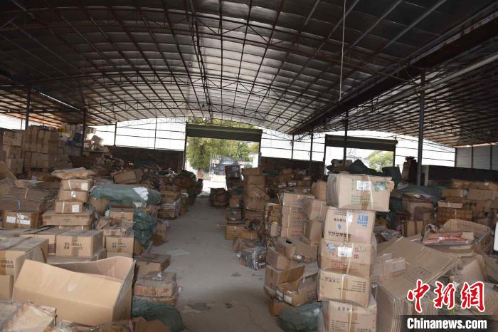 廣西賀州破獲一起特大生產、銷售偽劣香水案成品貨值1.3億元