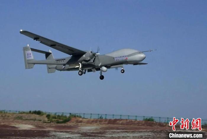 雙尾蝎無人機起飛馳援甘孜州瀘定縣抗震救災工作。　騰盾科創(chuàng) 攝