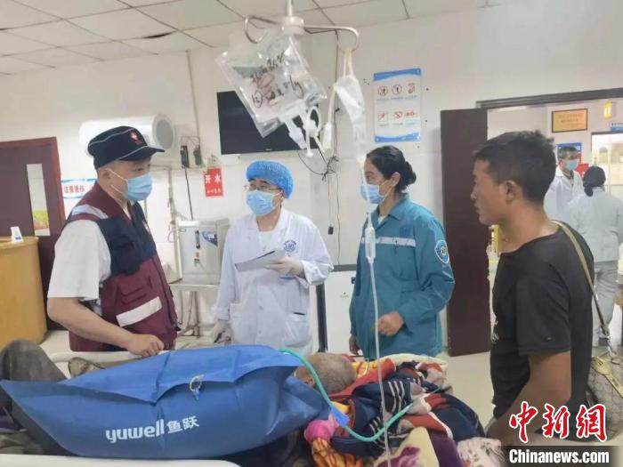 救治現(xiàn)場?！∷拇ㄊ≈嗅t(yī)藥管理局供圖