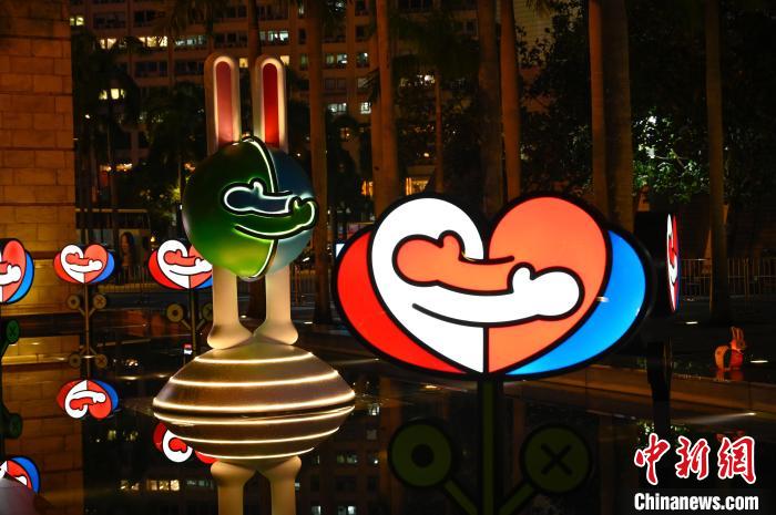 香港特區(qū)政府康樂(lè)及文化事務(wù)署將于7日至12日舉辦中秋彩燈展?！≌侣劸W(wǎng) 攝