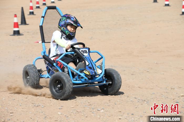 圖為小朋友在比賽中?！「旰朴?攝