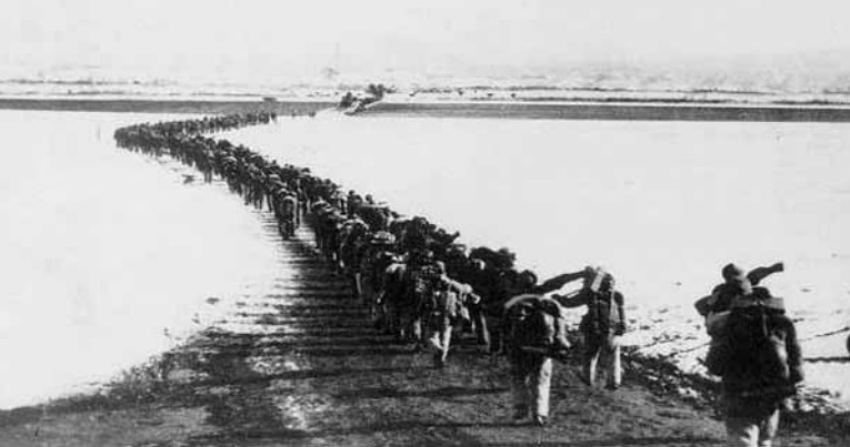 第一批志愿軍赴朝鮮作戰(zhàn)。（圖源：央視新聞）