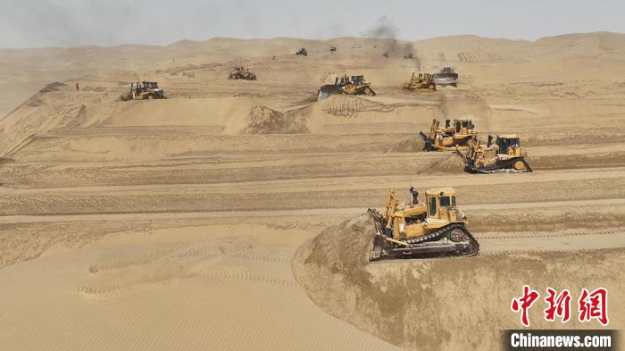 項目建設(shè)如火如荼?！≮w成偉 攝