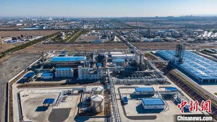 新疆和中石油合作首套EVA項(xiàng)目投料開車成功
