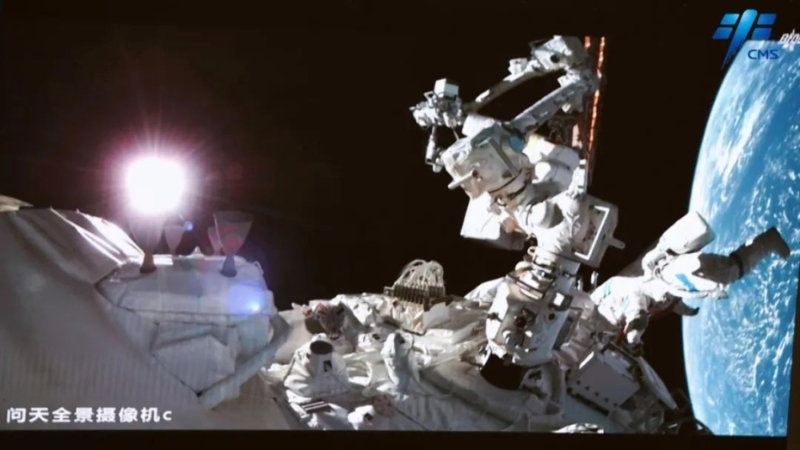 神舟十四號(hào)乘組兩名航天員已成功出艙