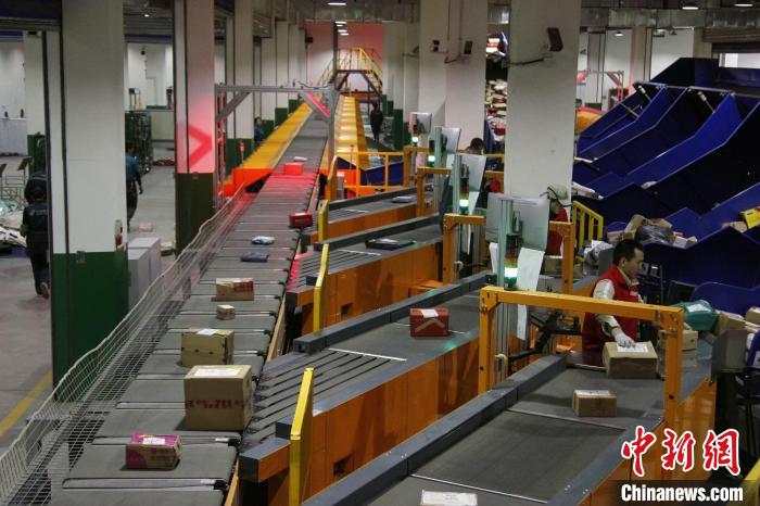 青海省實(shí)物商品網(wǎng)絡(luò)零售連續(xù)8個(gè)月平穩(wěn)快速增長