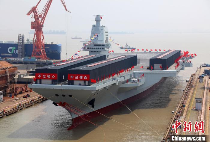 2022年6月17日上午，中國(guó)第三艘航空母艦下水命名儀式在中國(guó)船舶集團(tuán)有限公司江南造船廠舉行?！±钐?攝
