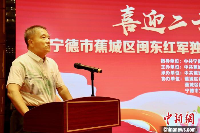 阮英平烈士之子，原解放軍總裝備部綜合計劃部部長、少將阮朝陽講話?！窃式?攝