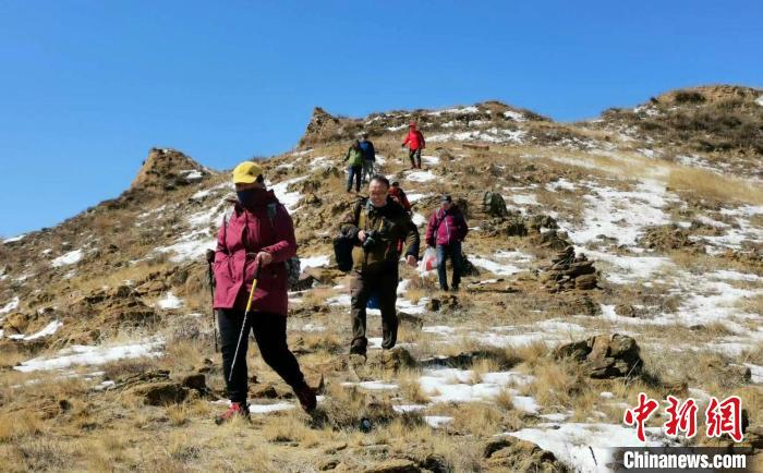 越來越多的民眾加入保護(hù)長城的隊(duì)伍。袁建琴 供圖 受訪者袁建琴供圖