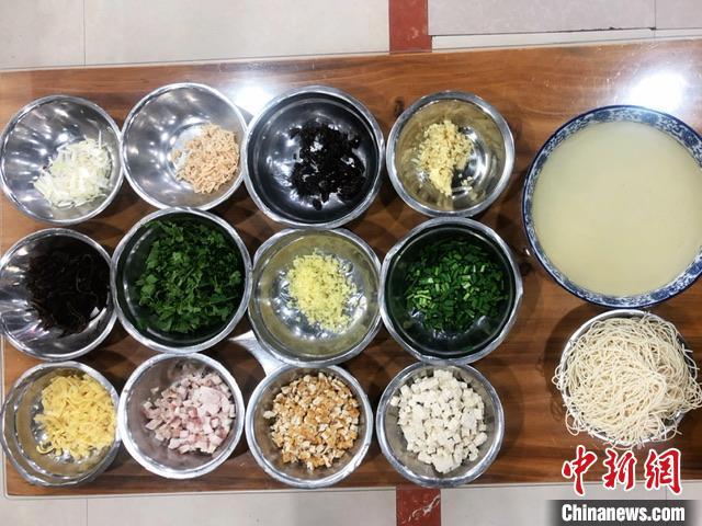 一碗清湯臊子面背后的匠心：簡單食材精工細(xì)作成就湯鮮味醇