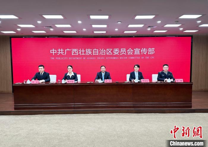 廣西實(shí)施全民參保計劃基本實(shí)現(xiàn)法定人群參保全覆蓋