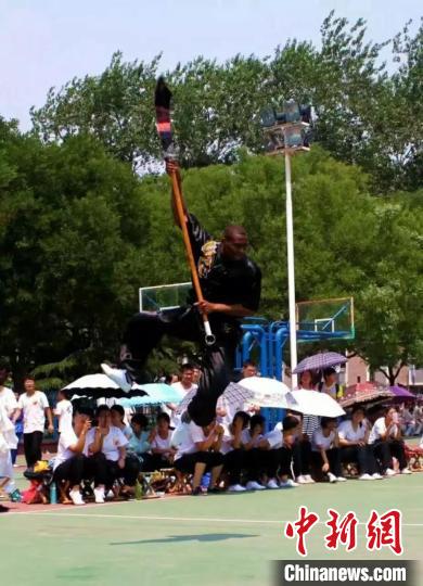 西馬在練習(xí)武術(shù)。(資料圖) 受訪者供圖