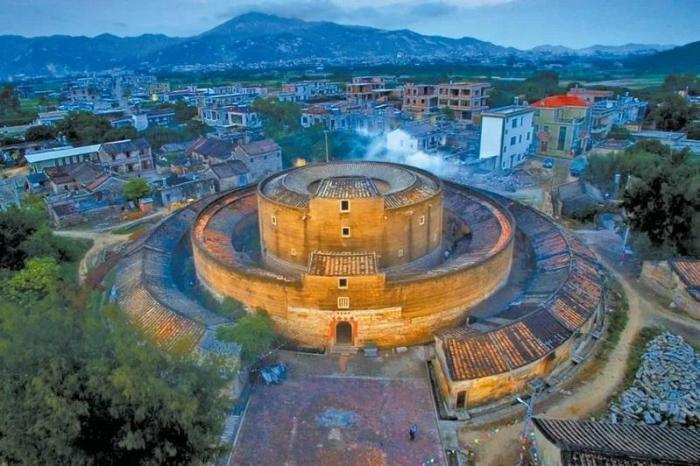 臺媒看大陸：福建漳州錦江樓內(nèi)高外低、氣勢恢宏