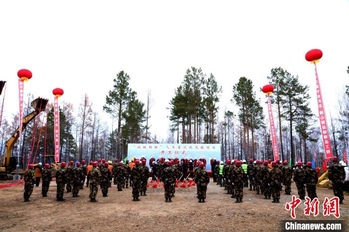 “北極明珠”項(xiàng)目建筑總高度106米，總投資近5000萬元?！⊥趿?攝