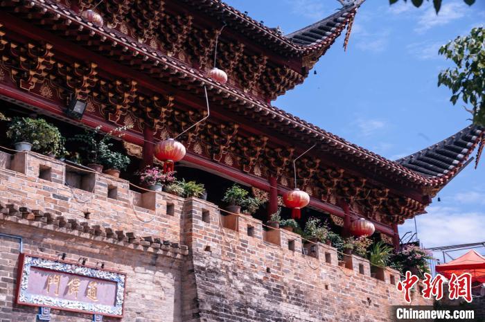 福建建甌有著“八閩首府”之稱。圖為建甌現(xiàn)存的四座古代城門(mén)之一通仙門(mén)?！±钅宪?攝