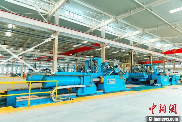 全國產(chǎn)大飛機(jī)蒙皮生產(chǎn)線在西安航空基地正式建成?！∥靼埠娇栈?供圖