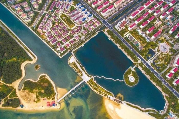 鳥瞰海上公園，碧浪翻涌。圖片來源：臺灣《經(jīng)濟(jì)日報(bào)》