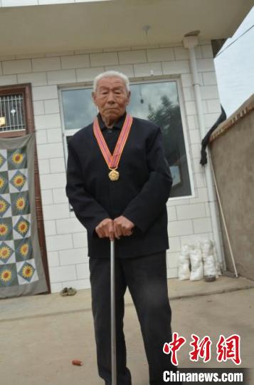 抗美援朝老兵李福貴講述一封情報背后的故事