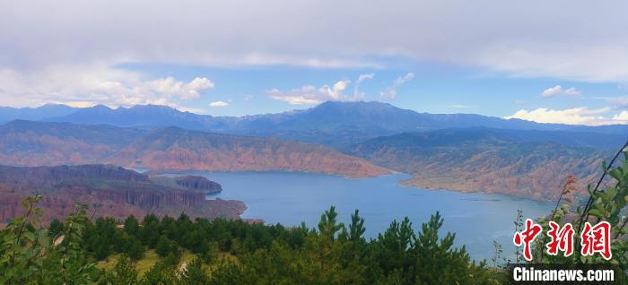 青海：世界級地質(zhì)公園讓“詩與遠(yuǎn)方”變成“金飯碗”