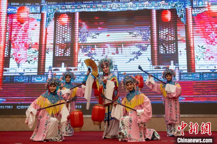 海峽兩岸非物質(zhì)文化遺產(chǎn)展演大會10月26日在山東省濰坊市舉辦?！』顒又鬓k方供圖