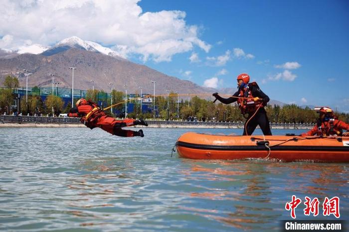 十年來拉薩消防已初步構(gòu)建全覆蓋、立體化消防救援力量發(fā)展模式