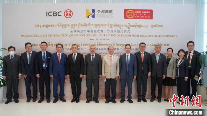 活動現(xiàn)場?！⊥跹?攝