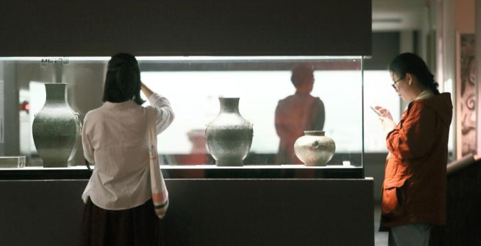 圖為游客參觀臺北故宮典藏。圖片來源：臺灣中時(shí)新聞網(wǎng) 張鎧乙 攝