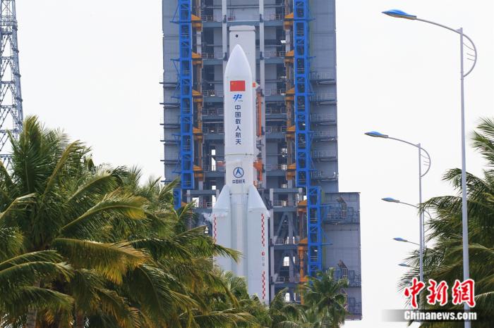 圖為長征五號B遙四運(yùn)載火箭。 屠海超 攝