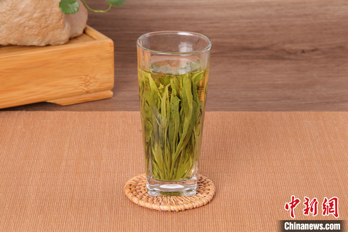 圖為2022年10月31日，沖泡中的太平猴魁。 <a target='_blank' href='/'>中新社</a>發(fā) 牛志偉 攝