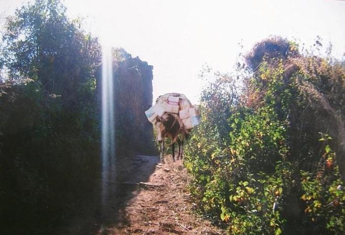 滇西大馬路響水關(guān)門樓遺址。圖片來(lái)源：臺(tái)灣《聯(lián)合報(bào)》