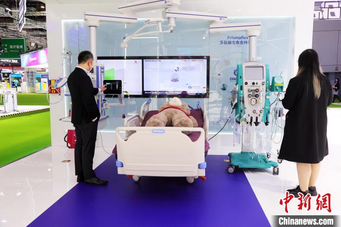 百特醫(yī)療積極探索智慧急重癥，從全身臟器功能支持到早期漸進(jìn)式康復(fù)，拯救并延續(xù)生命?！珡┛?攝