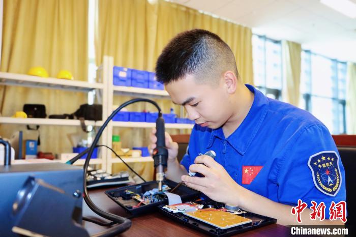 文昌航天發(fā)射場(chǎng)指控中心永不斷線的“通信衛(wèi)士”