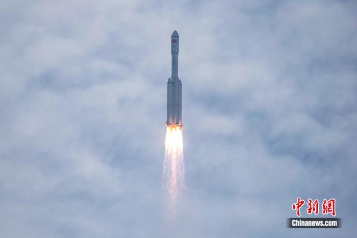 天舟五號貨運飛船發(fā)射任務(wù)取得圓滿成功。<a target='_blank' href='/'>中新社</a>記者 駱云飛 攝