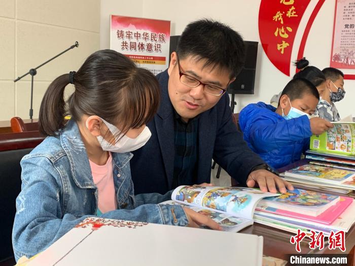 駐村“第一書記”王庭秦：從農林高材生到“紅林”育才人